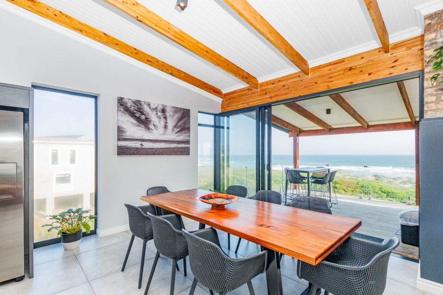 5 Bedroom Property for Sale in Myoli Beach Western Cape